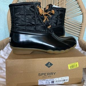Sperry women’s saltwater shiny quilted duck boots